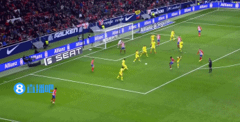 尤文航班延误，挪威当地球迷抓紧机会在机场与他们合影留念（尤文航班误点，挪威球迷趁机在机场与球员合影留念）