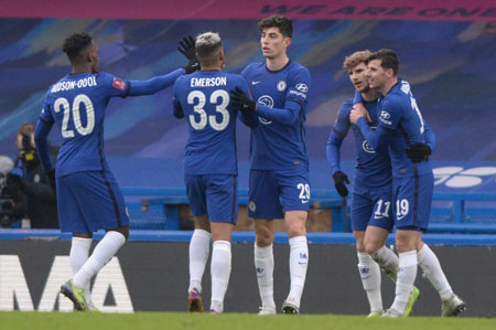 贝恩37分6板5助 NBA终魔术125-120公 牛约什-吉迪22分（贝恩37+6+5发威，魔术125-120力克公牛，约什-吉迪贡献22分）