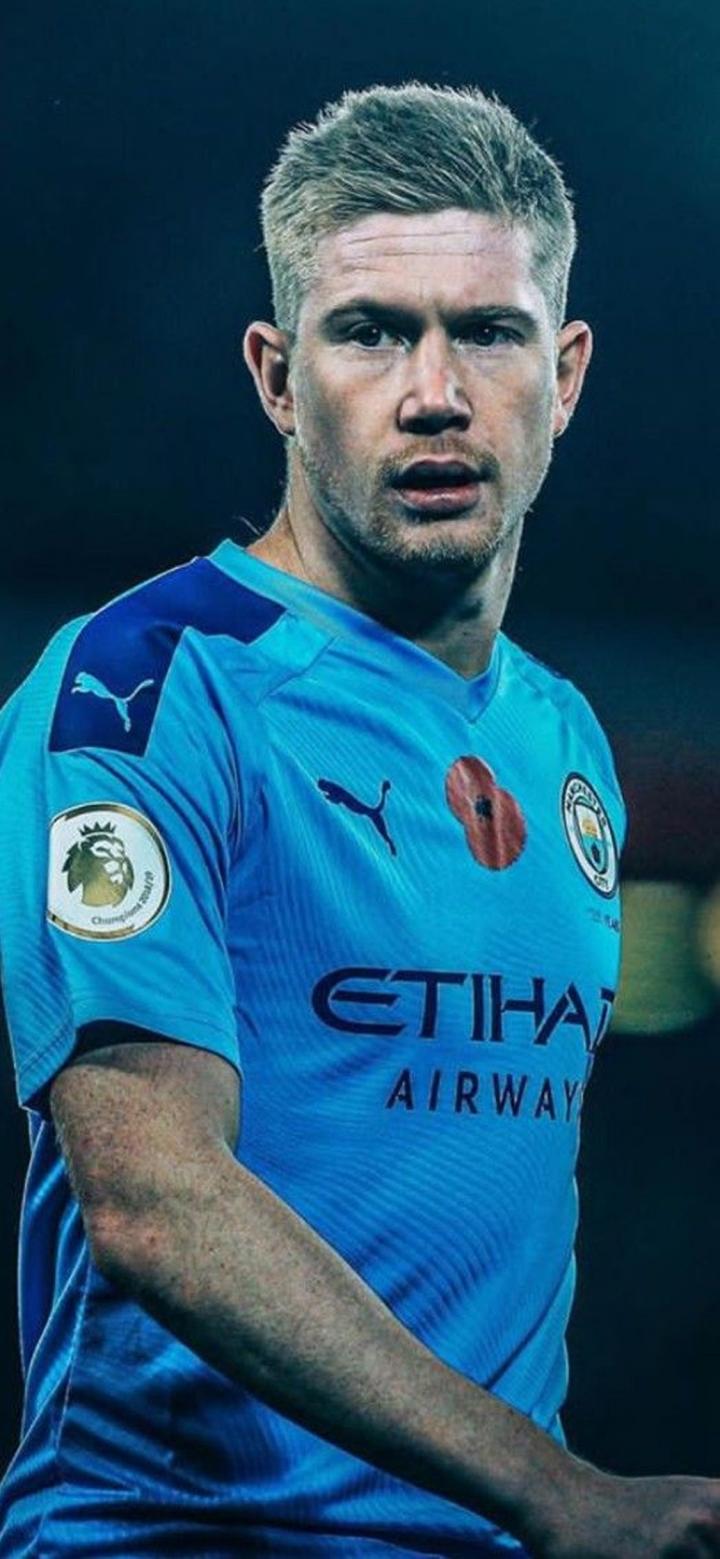 登国际舞台，泰州队“苏超”冠军奖杯亮相中国国际进口博览会（泰州队携“苏超”冠军奖杯亮相中国国际进口博览会，登上国际舞台）