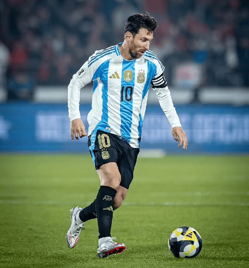 欧文突破防守助攻制胜（欧文突破撕裂防线送出致胜助攻）