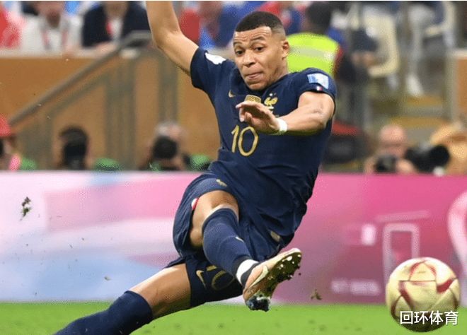 曼联冲击欧冠资格压力巨大（曼联争夺欧冠席位压力山大）