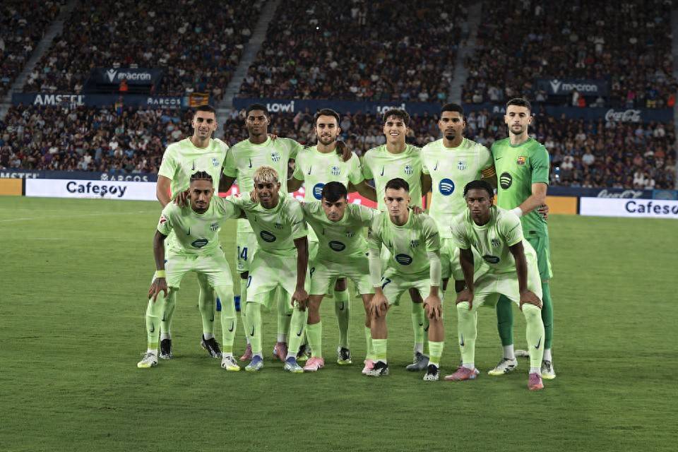 世体：弗里克现场观看加泰罗尼亚比赛，重点关注贝尔纳尔表现（世体：弗里克现身加泰罗尼亚赛场，目光锁定贝尔纳尔）